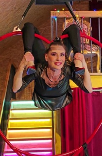 2024 Schlangenfrau Magdalena Stoilova Kontorsion Moselpalast Traben-Trarbach, Mosel